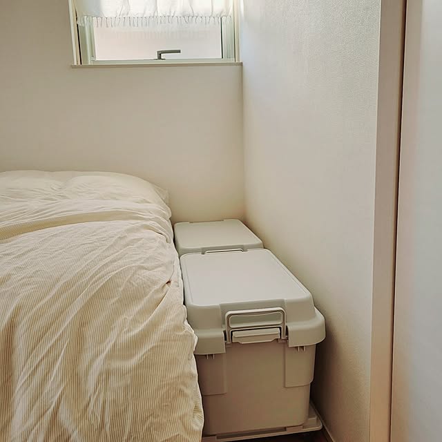 Bedroom,防災,地震対策,水の備蓄,防災対策,無印　頑丈ボックス,無印　キャスター,シンプルが好き,片付けやすい,北欧 Rの部屋