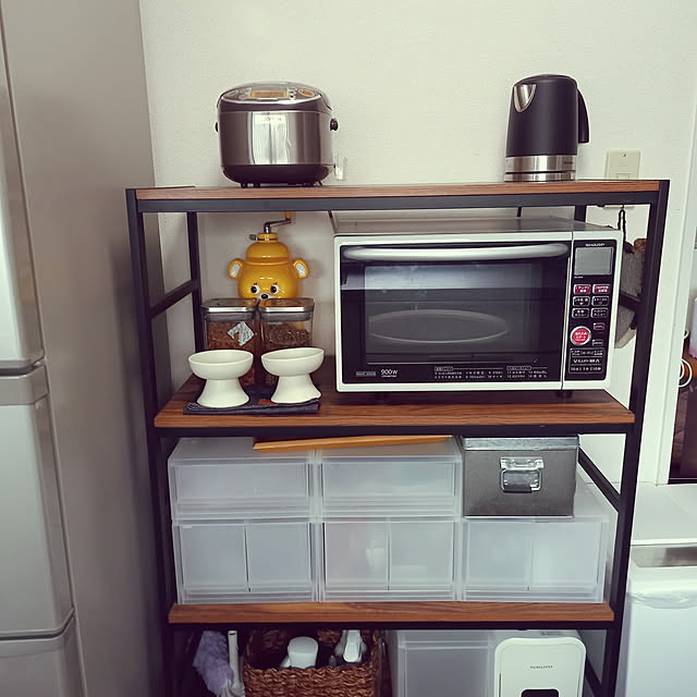 Kitchen,モニター応募投稿,冷蔵庫,アイリスオーヤマ,トタンボックス,OXOポップコンテナ,冷蔵庫横,ポリプロピレンケース 引出式 浅型,ゴミ箱,CRASH GATE,ニトリ,インダストリアルインテリア,猫のいる暮らし,無印良品,SHARP オーブンレンジ,アイアンシェルフ,キョロちゃんかき氷,炊飯器,象印炊飯器,キャットフード収納,キャットフードストッカー amutantanの部屋
