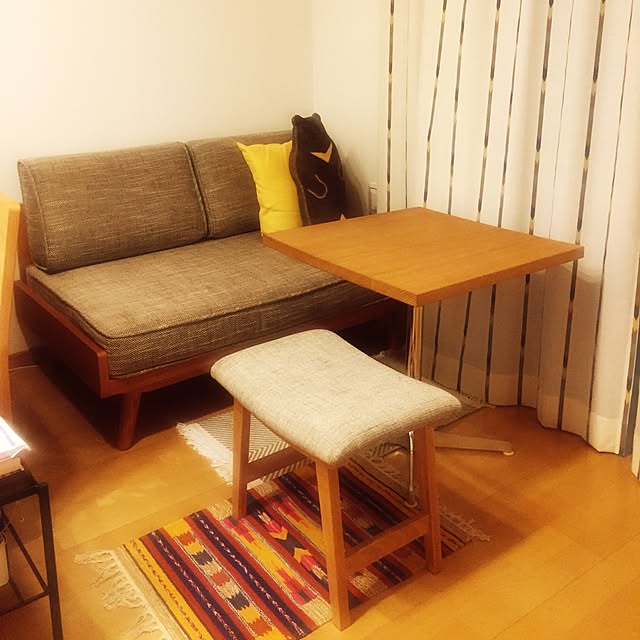 Lounge,8畳 ワンルーム,一人暮らし,賃貸,ソファ,unico,カフェテーブル snowの部屋