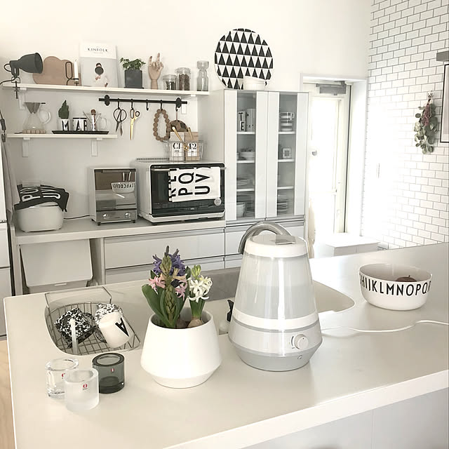 My Desk,Iittala,ヒヤシンス,プラスマイナスゼロ 加湿器,いつもいいねありがとうございます♡,IKEA,10000人の暮らし,ホワイト化したい,こどもと暮らす,ホワイト大好き,LIXIL,モノトーンに憧れて,海外インテリアに憧れる,観葉植物 RABIの部屋