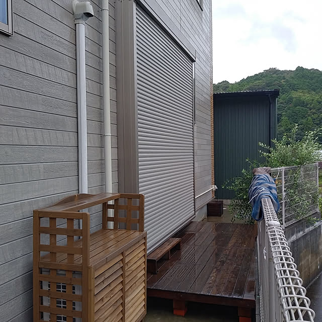 Overview,LIXIL,LIXIL リフォーム用シャッター,雨戸,後付け可能,電動シャッター,台風,台風対策,ウッドデッキ,防災,住宅用窓シャッター,シャイングレー RAMIEの部屋