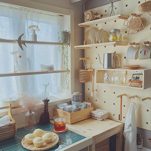 タイル貼り,棚DIY,窓枠DIY,KUMIMOKU,カインズ,DIY,ナチュラル,コメントお気遣いなく♡,いいね！ありがとうございます♪,見てくれてありがとうございます♡,キッチン,キッチンリメイク,賃貸インテリア,賃貸DIY,暮らしを楽しむ,無印良品,現状回復DIY,ナチュラルインテリア,キッチンDIY,Kitchen m.rの部屋