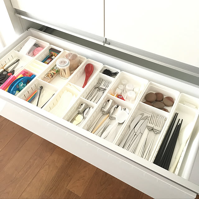 Kitchen,カトラリーケース,モノトーン好き,カップボード収納,カップボード,食器棚,食器,カトラリー,カトラリー収納,収納,キッチングッズ,キッチンツール収納,ホワイト化,ホワイト,スッキリ化計画,セリア,シンデレラフィット,スッキリ yocchanの部屋