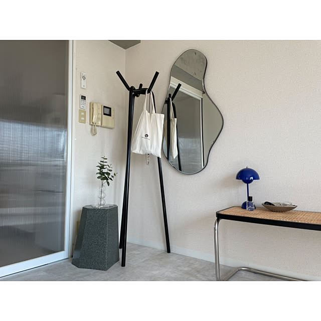 Lounge,アーノルドサーカススツール,一人暮らし,1K,賃貸インテリア,8.5畳,FLOWERPOT,VP9,andtradition,HAY,ferm LIVING,knit,pondmirror Kanoの部屋
