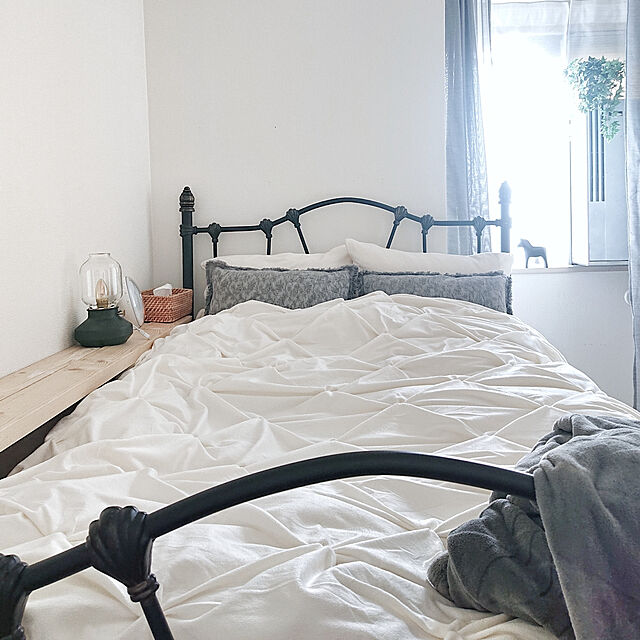 Bedroom,ベッド,アイアンベッド,ベッドサイドテーブル DIY,一人暮らし,セミダブルベッド,端材テーブル Ruの部屋