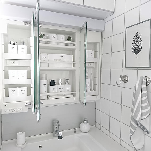 Bathroom,大掃除,モノトーン,モノトーンインテリア,モノトーン収納,整理整頓,洗面所 収納,洗面台,洗面台鏡裏収納,ラベル,オリジナルラベル,100均,ダイソー,Insta⏩mayumimi.24 mimi24の部屋