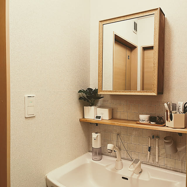 Bathroom,有孔ボード,キャビネットミラーDIY,一人暮らし,シンプル,ひとり暮らしをとことん楽しむ！,シンプルインテリア,洗面台DIY,いいね♪いつもありがとうございます❤️,スッキリ暮らす,DIYのある暮らし matteaの部屋