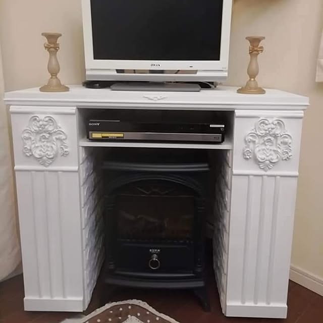 Lounge,DIY,リメイク,ヴィンテージ風,フレンチ風,アンティーク風,ハンドメイド,マントルピース,マントルピースDIY,マントルピースのある暮らし,テレビ台,100均 madoの部屋