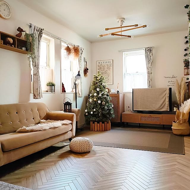 Lounge,クリスマス,クリスマスツリー,飾り付け,北欧,3COINS,癒し,ナチュラル,ベージュインテリア,くすみカラー,韓国インテリア,ヘリンボーンの床,DIY,プフのある部屋,RoomClipショッピング,冬支度,模様替え,ハロウィン,Instagramやってます,皆さんに感謝です(*˙˘˙*)ஐ,いつも見て下さってありがとうございます YUKKIの部屋