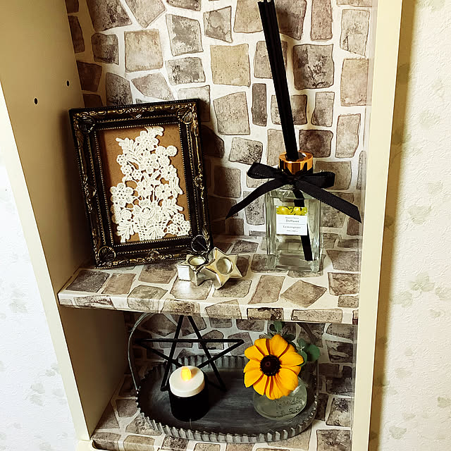 トイレのニッチ,庭のお花,庭,ユーカリ,ルドベキア,フラワーベース,花瓶,ブリキトレー,ダイソーさんのリメイクシート,ライトアップ,ダイソーさんのLEDキャンドル,ダイソーさんのアイアンキャンドルホルダー,レースのある暮らし,レース,リメイクシート,壁紙,100均のフォトフレーム,300円の商品＊,レモングラスの香り,ダイソーボタニカクラシコディフューザー,ニッチ,見てくれてありがとうございます♡,ダイソー,ガーデン雑貨,ガーデニング大好き❤,いいね！ありがとうございます♪,アンティークのある暮らし,100均,わんちゃんと暮らす家,癒しの空間,癒し,Bathroom taeの部屋