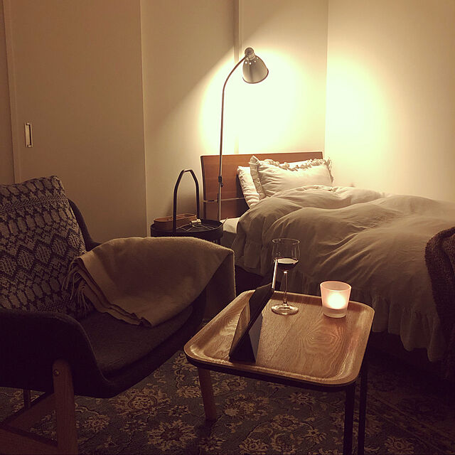 寝室インテリア,無印サイドテーブル,一人暮らし,間接照明,IKEAサイドテーブル,布団カバー,Bedroom mamisanの部屋