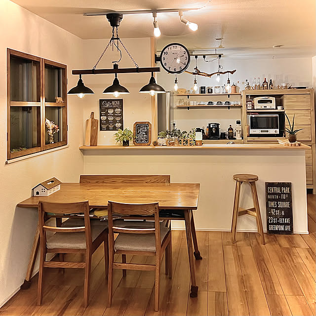 Lounge,ダルトンの時計,ダルトン,カフェ風インテリア,カフェ風,リビング,カフェ,家カフェ,暮らしを楽しむ,いいね、フォロー本当に感謝デス☺︎,おうち時間,照明,ライト,DIY,ペンダントライト,お家カフェ,おうちカフェ,DeLonghi,De'Longhi,照明器具 youの部屋