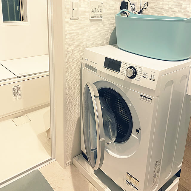 イケア,IKEA,洗濯機,AQUA,ホワイトインテリア,アライズ,Arise,バスルーム,リクシル,LIXIL,Bathroom,ランドリーバスケット,Low-E複層ガラス,窓,サーモスL stereoの部屋