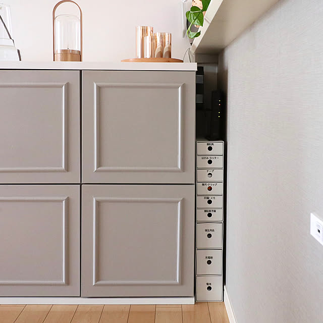 Lounge,コメントお気遣いなく♡,文具収納,ルーター置き場,空間活用,デッドスペース,整理収納,整理整頓,無印良品,キャンドルライト,キャビネットDIY,グレーインテリア,シンプルナチュラル,北欧ナチュラル,隙間収納,ナチュラル,北欧,北欧モダン tomoccoの部屋