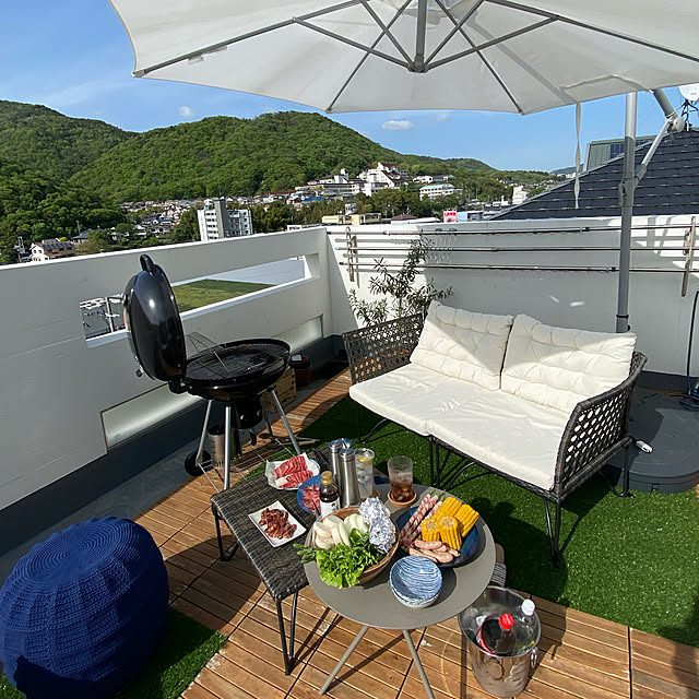 IKEA,ベランダインテリア,ベランダDIY,ベランダ,ベランダBBQ,BBQコンロ,BBQ,夫婦二人暮らし,賃貸一軒家,屋上のある暮らし,ウッドデッキ,屋外ソファー,屋上テラス,ユトホルメン,On Walls halupiiigの部屋