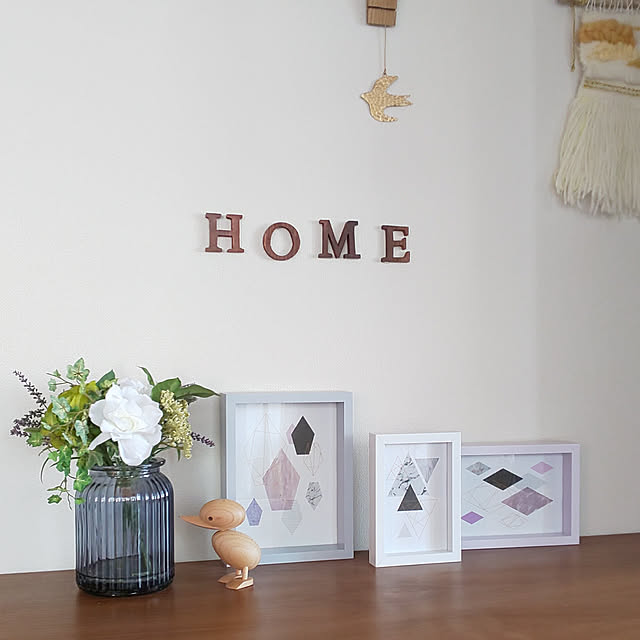 My Shelf,ニトリ,マンション暮らし,いつもいいねやコメありがとうございます♡,こどもと暮らす。,フラワーベース ニトリ,フェイクフラワー,フランフラン,写真たて mamiの部屋