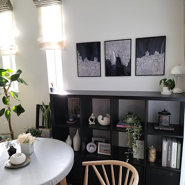 Lounge,ディスプレイコーナー,暮らしを楽しむ,植物のある暮らし,日々の暮らし,すっきり暮らす,心地よい暮らし,インドアグリーンのある暮らし,ナチュラルモダンインテリア,ファミリーコーナー,KAGUCOCOダイニングセット,窓辺のインテリア,アートのある暮らし,雑貨を楽しむ,IKEAのオープンラック coco0.84.の部屋