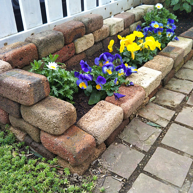 花壇diy実例選 Roomclip Mag 暮らしとインテリアのwebマガジン 花壇diy実例選 Roomclip Mag 暮らしとインテリアのwebマガジン