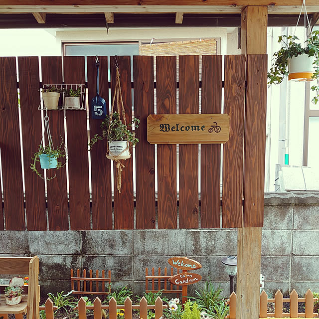 Entrance,アイビー,古い家に住む,平屋暮らし,築年数46年以上,癒し,古い家を楽しむ,吊る吊る方式,フック,目隠し柵DIY,木の看板は手描きしました,ガーデン雑貨 fukuの部屋