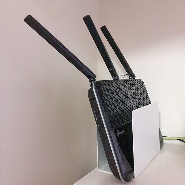My Desk,Wi-Fiルータースタンド,リメイク,ブックエンド転用,100均大好き,ブックエンド,10分でできる,ダイソー KirinPandaの部屋