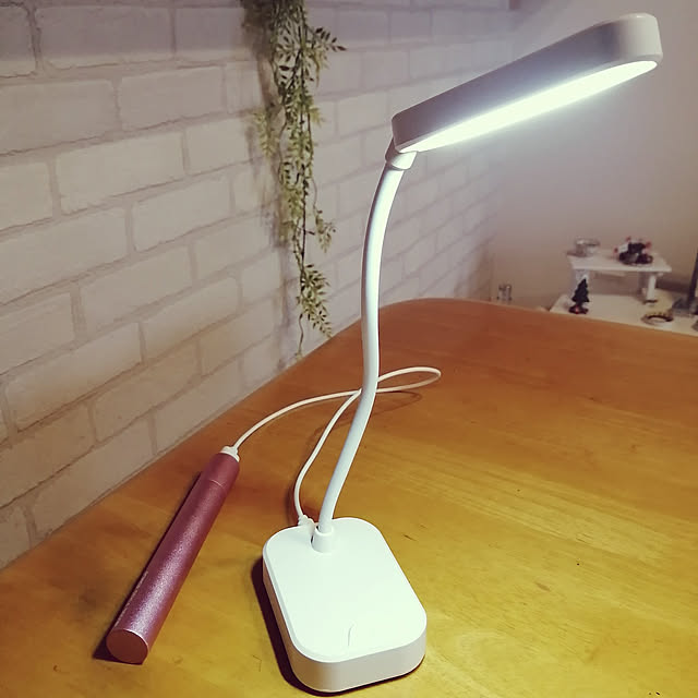 My Desk,買ってよかった,100均,ダイソー,らいと,しろ yokkoの部屋