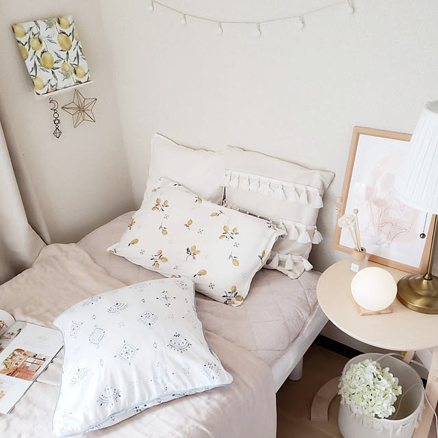 Bedroom,インテリアカラー,賃貸でも楽しく♪,賃貸インテリア,夏,暑さ対策,デコホーム,ニトリ,ナチュラルインテリア,ホワイトナチュラル,ベッド,寝室,Nクール,プチプラインテリア,3COINS,くつろぎ空間,シングルベッド pinonの部屋