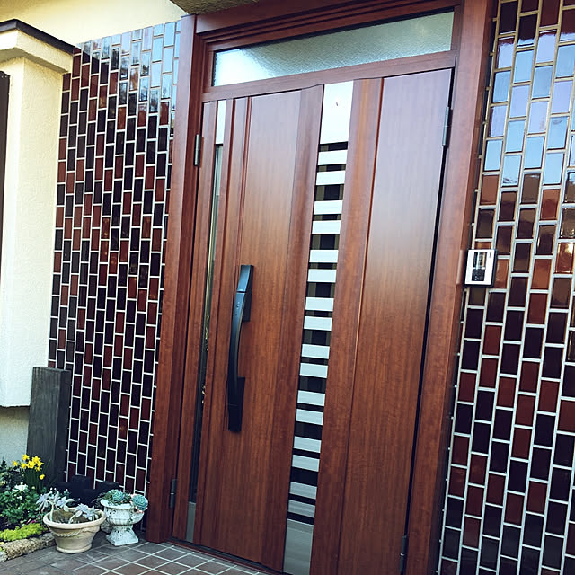 Entrance,LIXIL,リシェント,カードキー,オートロック機能付き,築35年,リホーム,採風ドア,植物のある暮らし,お花のある暮らし hide79の部屋