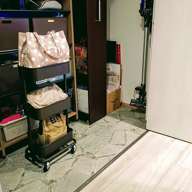 My Shelf,すきま収納,ディノス,ディノス家具,山善,山善収納部,スリムトローリー,モニター当選,ダークブラウン,クローゼット,倉庫,HM-1003 ルイス,クッションフロア,つやなしタイプ,玄関収納,こどもと暮らす。,ダイソン置き場 RAMIEの部屋