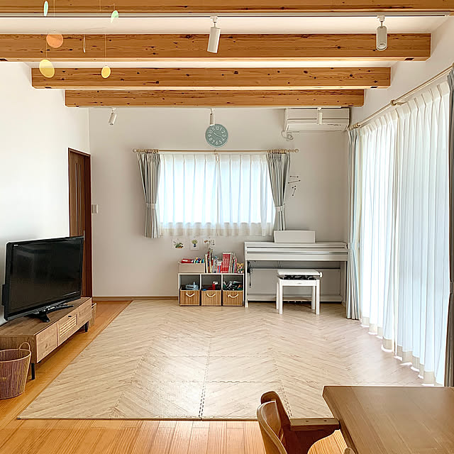 Lounge,７歳娘と５歳息子,こどもと暮らす,ルンバの活用,ママの負担を減らす,子供が自分で出来るように,片付ける時間を決める,片付けの習慣,おうちをキレイに保つ習慣,物を置かない,すっきり暮らす,暮らしを整える,掃除を楽に,見てくださってありがとうございます♡,素敵な週末をお過ごしください¨̮♡︎ koko_hikaの部屋
