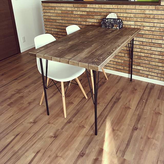Lounge,アイアンテーブル,ダイニングテーブル,ダイニングテーブルＤＩＹ,モデルハウス,建売,建売住宅,リビング,DIY,イームズチェア hane2525の部屋