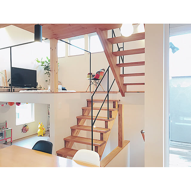 Overview,マイホーム,interior,シンプル,スキップフロア,もたない暮らし,注文住宅,断捨離,こだわり,整理整頓,インテリア,ミニマリスト,リビング,整理収納,アイアン手摺,キッズルーム,おうちカフェ,ダイニング,キッチン,ストリップ階段,インスタ➡︎yuuko0217 yu-yu-momの部屋