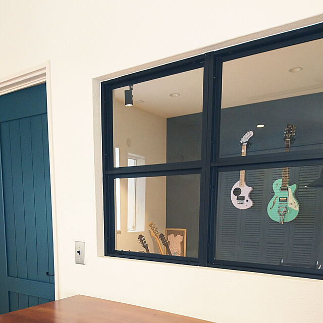 Overview,LIXIL,デコマド,室内窓,ギター,ウッドワン,音楽スタジオ,音楽のある生活,ピノアースオーダーペイントドア harusukeの部屋