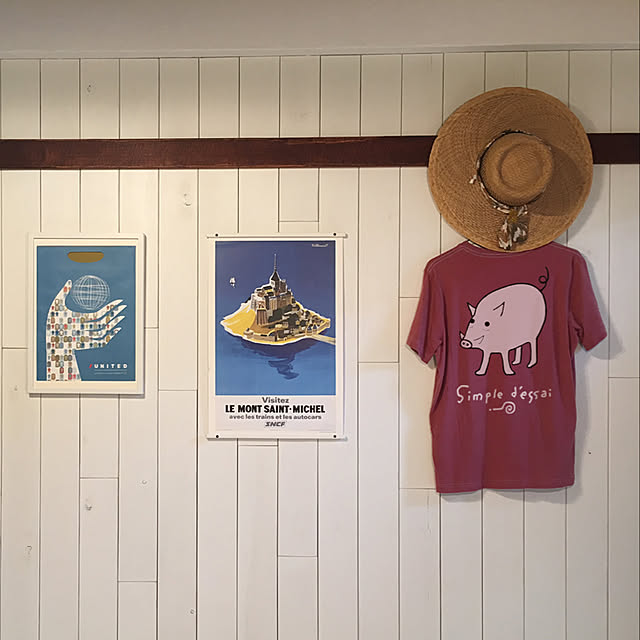 On Walls,Tシャツ,DIY,ペンキ塗り,板壁,オイルフィニッシュ,ダメージ加工,WATOCO OIL,お気に入りのモノ,ランダム貼り,スギ板,セルフリフォーム okadyの部屋