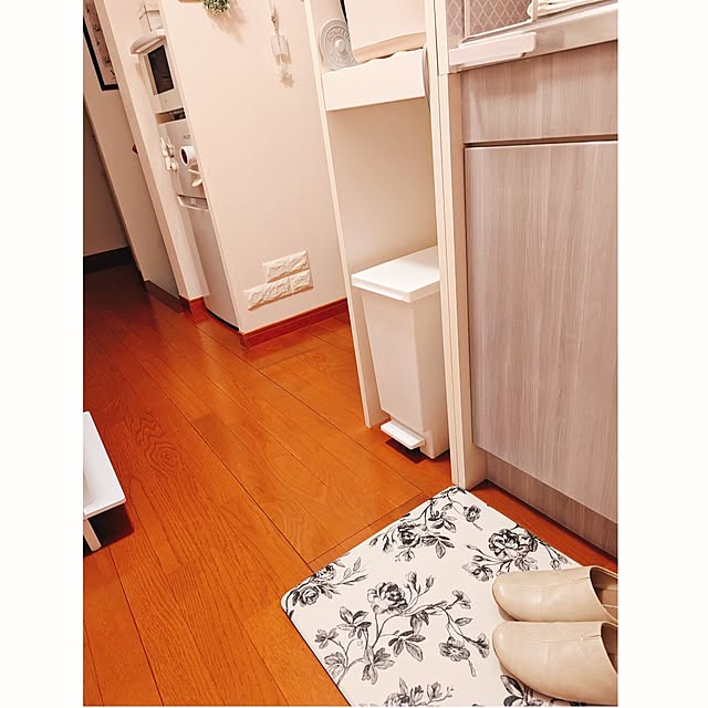 Kitchen,インテリア,ワンルーム,一人暮らし,1K,1R,レオパレス,インテリア雑貨,ひとり暮らし,1K 1人暮らし,一人暮らしインテリア,ワンルームインテリア,せまくても諦めない！,1R 一人暮らし,アレクサのある生活,レオパレスでも諦めない,スイッチボットがある生活,休日はhulu♡,休日はNetflix♡,ニトリのペダルペール,ニトリの消臭スリムペダル,ニトリのごみ箱,ニトリ,ペール缶,ペダルペール,ペダル式ゴミ箱,お家見直し,賃貸でも諦めない！,Francfranc,Francfrancのある暮らし megurinの部屋
