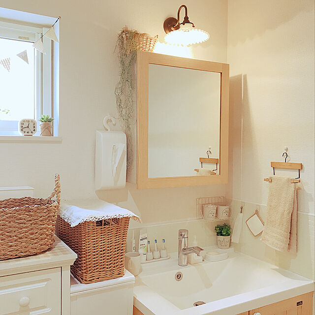 Bathroom,ウッドワンの洗面台,ナチュラル,白×茶,かごが好き♡,ニトリ,セリア kurinの部屋