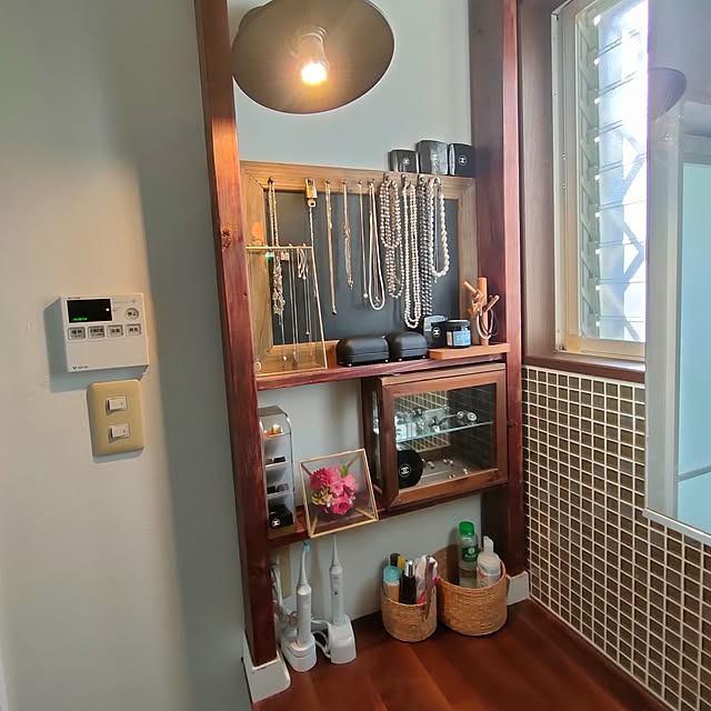 隙間収納,Bathroom,DIY,ゴールド,アクセサリー収納,アクセサリーディスプレイ,棚DIY,2×4材,ウォールシェルフ mind_komaの部屋