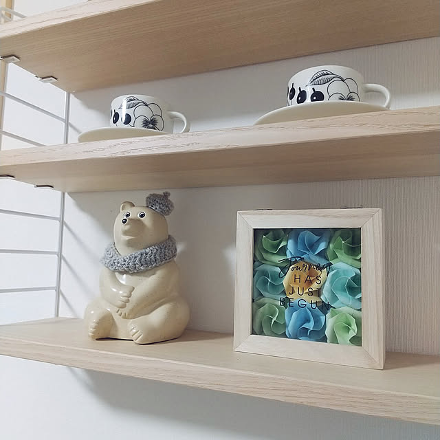 On Walls,プチプラインテリア,子供のいる暮らし,マンション暮らし,シンプル,北欧インテリア,しろくま貯金箱,フラワーボックス,キャンドゥ,木箱,ハンドメイド,折り紙,アラビア ブラパラ,ストリングシェルフ,ストリングポケット,マンションインテリア,100均 Sakuraの部屋