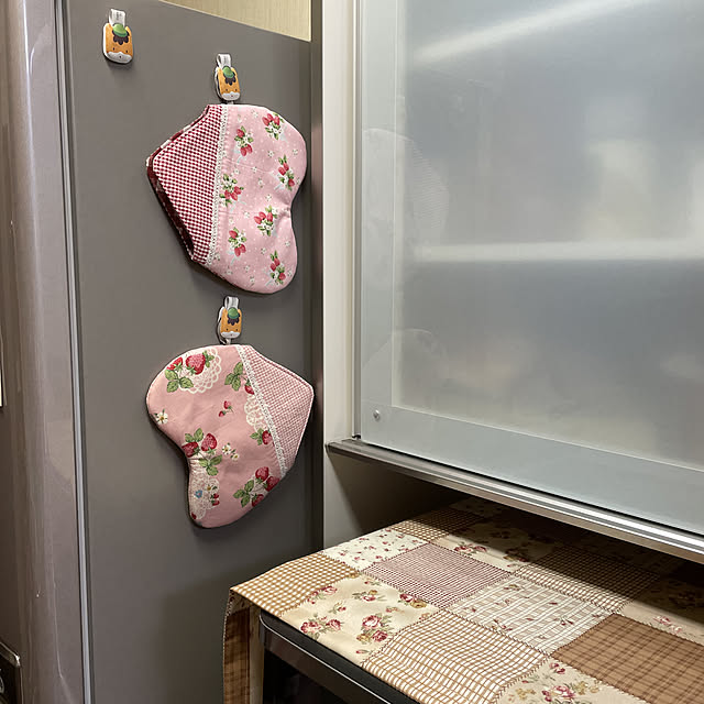 イチゴ柄,ハート型,鍋つかみハンドメイド,キッチン雑貨,Kitchen,パモウナ,手作り ronronの部屋