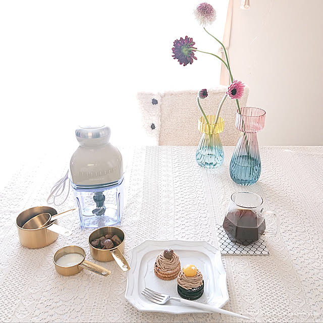 コーヒーのある暮らし,SHEIN,マグカップ,3COINS,美濃焼,お家カフェ,おうちカフェ,モンブラン,レコルトカプセルカッターボンヌ,recolte,レコルト カプセルカッター,RoomClipショッピングで購入,RoomClipショッピング,キッチン家電,見てくれてありがとうございます♡,お家時間,冬の模様替え,庶民的な家,せまいおうち,おうち時間,買ってよかったもの,フラワーベース,ガーベラ,花のある暮らし,お気に入り,新年の抱負,癒し,植物のある暮らし,My Desk,レースのテーブルクロス yukkin29の部屋