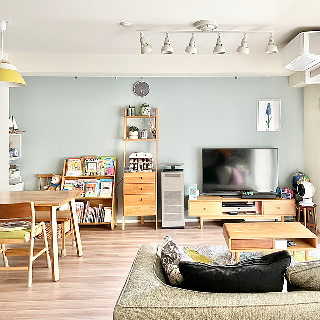 Lounge,こどものいる暮らし,マンション,子どもと暮らす,観葉植物,グリーン,癒し,夏,植物のある暮らし,リビング×キッズ,レゴ,本好き,絵本のある暮らし,おやすみなさい,小学１年生,マンション暮らし,リビングダイニング,ブルー,ブルーグレー,陶器の鉢,陶器,ブルーナ,タモ,オーク tantanmaruの部屋