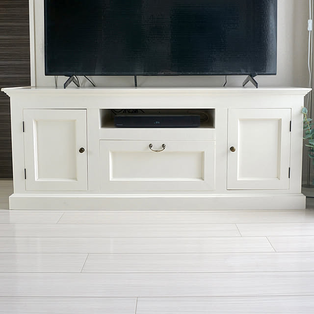 框扉,テレビボードDIY,テレビボード,テレビ台DIY,テレビ台,ハンドメイド,DIY,ホワイトインテリア,シャビーシック,フレンチシック,海外インテリア,フレンチシャビー,Lounge E-AtelierBlancCasseの部屋