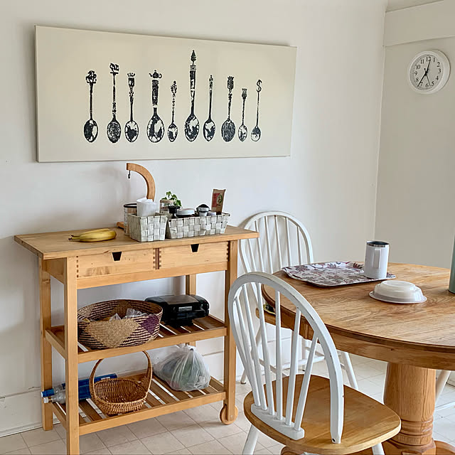 キッチンカート,IKEA,賃貸,古い家,カナダ,築100年,Kitchen,IKEAの絵 airaの部屋