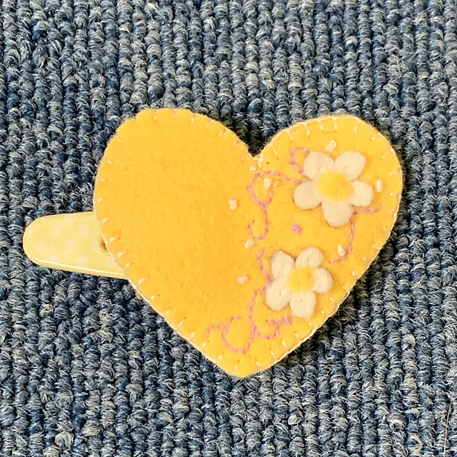 友達にプレゼント♡,ヘアピンハンドメイド,髪飾り 手作り,息子と暮らす,手作り雑貨,息子と共存,BB-8,家族４人で暮らす,手芸,手芸大好き,家事を楽しく,赤ちゃんスペース,息子のいる暮らし,赤ちゃんのいる暮らし,フェルト手芸,赤ちゃんと暮らす,小物,フェルト,むすめちゃん,ヘアゴム手作り,Lounge yupinの部屋