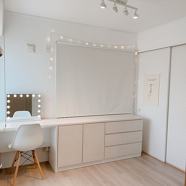Overview,女優ミラー,ニトリ　ロールスクリーン,IKEA 照明,IKEA,ホワイトインテリア,ロールカーテン,イームズチェア,LEDライト,韓国インテリア,子供部屋,リリカラ　LYT83613,リリカラ,リリカラ　ビニル床タイル,中1女子の部屋,中学生の部屋,中学生女の子部屋,四畳半,和室を洋室に yukariの部屋