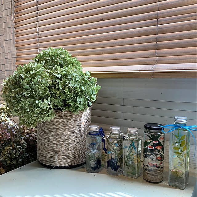 ハンドメイドブログやってます(^^),ゴミ箱リメイク,エコカラットを自分達で貼ろう部,エコカラット DIY,LIXILエコカラット,ニチベイウッドブラインド,ターナーミルクペイント ヘンプベージュ,サイドテーブルペイントリメイク,アナベルドライフラワー,ハーバリウムのある暮らし,ハーバリウム手作り,アジサイドライフラワー,2色の麻紐,セリア,わたしのDIY&リメイクアイデア,Lounge mizucchiの部屋