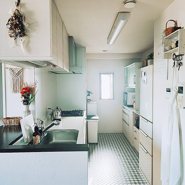 Kitchen,リメイク,毎日を楽しく♥️,今日も素敵な1日を❤️,北欧,マンション,ナチュラル,いつもいいねやコメントありがとう♡,フロアマット敷いただけ♪,油掃除苦手,今晩、湯豆腐どうですか？ eの部屋