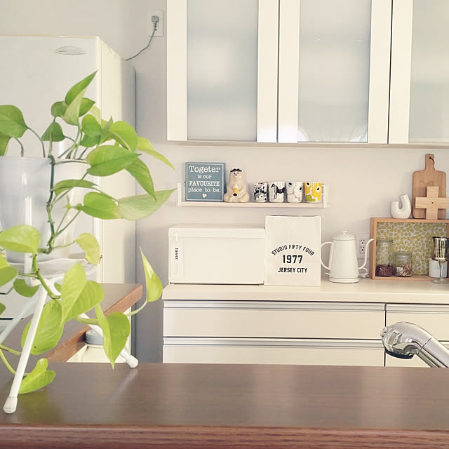 Kitchen,生活感をなくす,おしゃれで可愛く,紙袋,丁寧な暮らし,お家を可愛く,すっきり暮らす,心地よい暮らし,Room Clipとの出会いに感謝✳︎,マリメッコマグ,おしゃれな紙袋,Room Clipさんに感謝,マリメッコ,お家をきれいに,目隠し,お家キレイに,スクエアフレーム,ホワイト,tower,ラブリコ,LABRICO,しろくま貯金箱,タワー,白くま貯金箱,ブレッドケース tan5の部屋