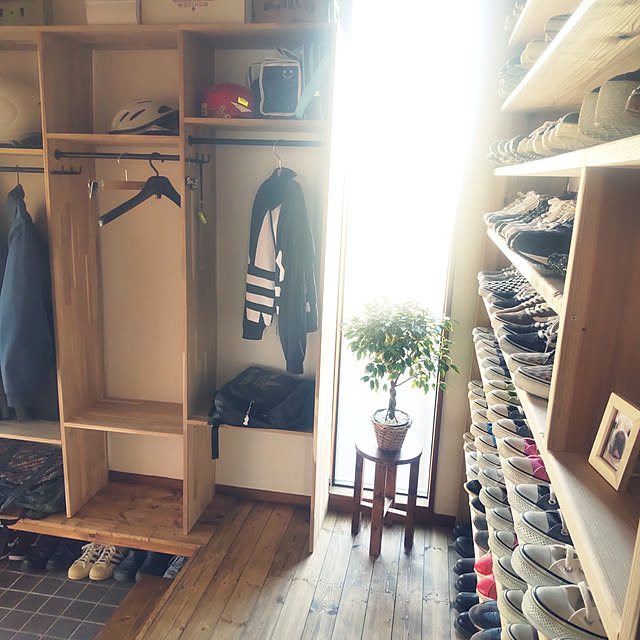 Entrance,セルフリノベーション,古民家diy,靴箱 DIY,リノベーション,観葉植物,床DIY,床塗装,DIY,靴箱,アイアン,ロッカーDIY,ロッカー,たなDIY,漆喰壁,漆喰壁DIY,椅子DIY,アイアンフック STAR+GIRLの部屋