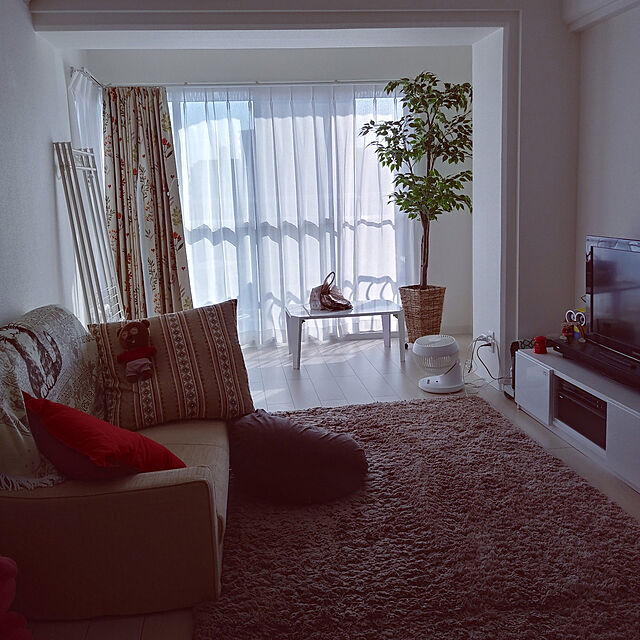 Overview,ホームセンター,築40年リノベーション。,一人暮らし,ニトリ,IKEAのソファー,自分らしく自由に…,よく見るとティムがいる,手作りリース ma-chanの部屋