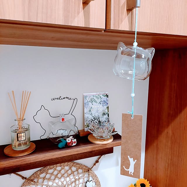 Entrance,風鈴,夏,ガラス雑貨,動物が好き♡,すっきり暮らしたい,DAISO雑貨,楽しく暮らす,こどものいる暮らし,RoomClipに感謝♡,RoomClipの出逢いに感謝♡,ガラス雑貨を使ったインテリア,みてくださってありがとうございます,ねこの花瓶,残暑お見舞い申し上げます♡,癒し時間大事✨,３枚投稿,小さな平屋暮らし,推しの福子ちゃん♡,ねこの風鈴,１枚目♡ねこの風鈴をねこの花瓶が見つめる,早く涼しくなって欲しい…,２枚目♡現状維持,３枚目♡７月の七夕ディスプレイ,いつも福子ちゃんに癒されてます♡,残暑お見舞いの挨拶,かわりばえしない玄関ディスプレイ,3枚写真フレームプチリメイク♡,お気に入りのポストカード♡,夏の風物詩 shiori.3173の部屋